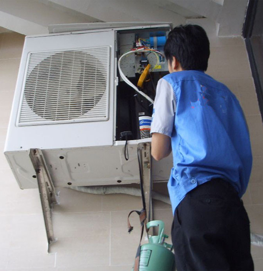 乌拉特前空调开机无反应维修